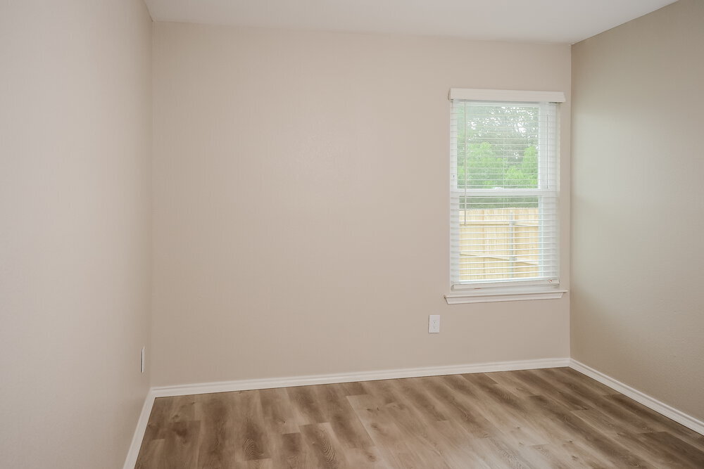 Building Photo - 104 S Rolling Meadow Dr