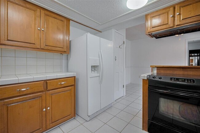 Building Photo - 15222 Torry Pines Rd