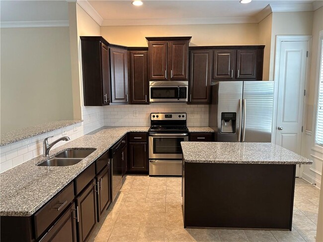 Building Photo - 2417 Tenor Ln