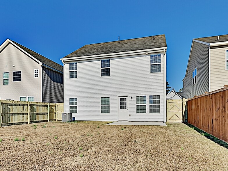 Building Photo - 468 Whispering Breeze Ln