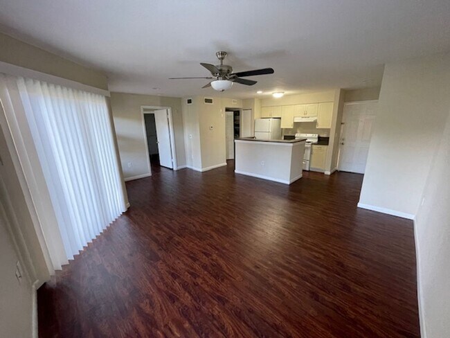 Building Photo - Palm Lakes Condominium