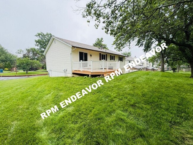 Building Photo - "Stunning 3-Bed Home with Modern Finishes, Spacious Yard, and Quiet Cul-De-Sac Location!"