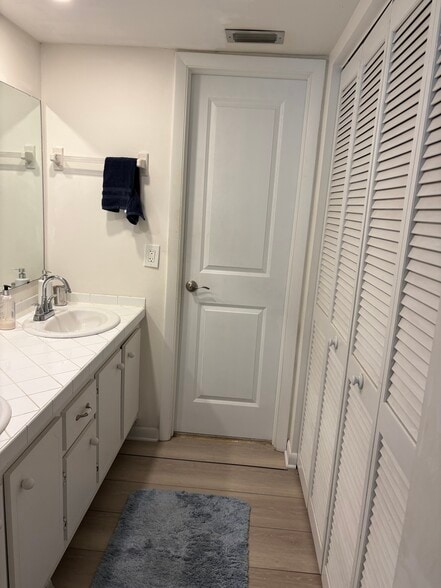 Building Photo - 195 Peppermint Ln