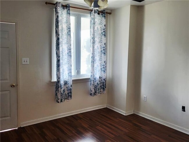 Building Photo - 229 Ave A