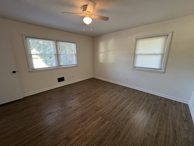 Building Photo - 5305 Ridgewood Heights Dr