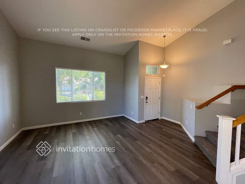 Building Photo - 472 Woodcrest Dr