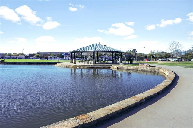 Building Photo - 631 Redwood Wy