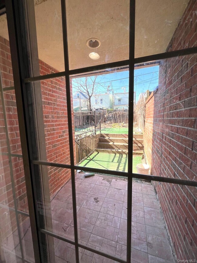 Building Photo - 104-27 38th Ave