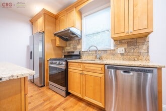 Building Photo - Bright and Sunny 3 bed 1 bath