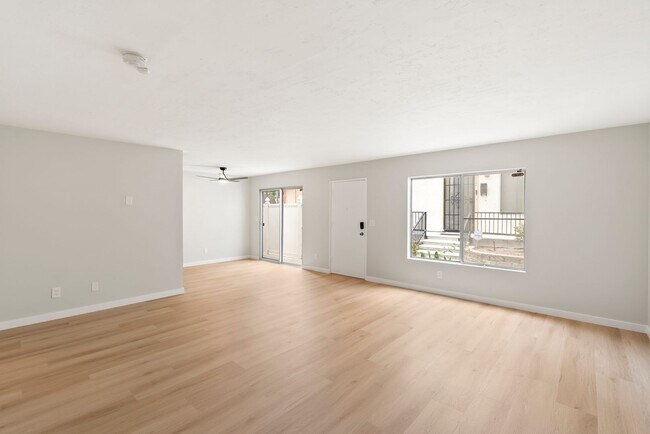Building Photo - 6908 Camphor Ln