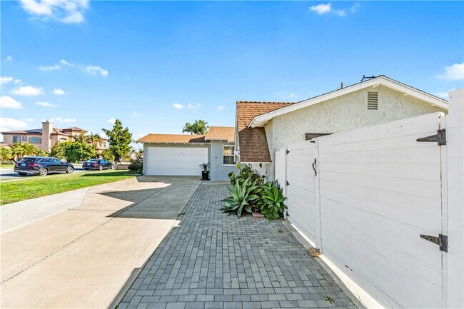 Building Photo - 5052 Audrey Dr