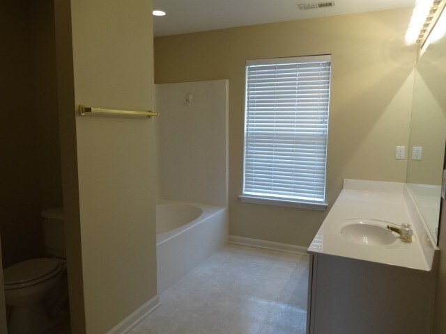 Building Photo - 5003 Peach Orchard Dr