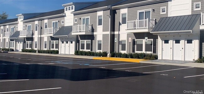 Primary Photo - 515 Jackson Ave