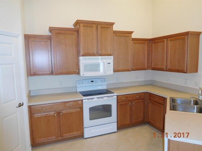 Building Photo - 3670 Lakewood Blvd