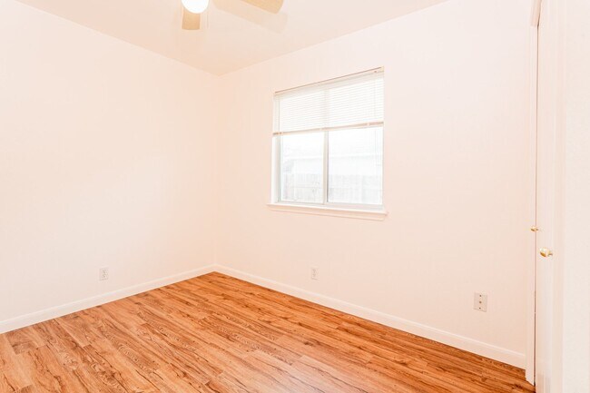 Building Photo - Charming 3-Bedroom, 2-Bath Single-Family Home