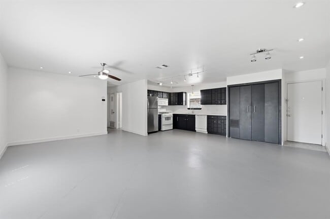 Building Photo - 2712 St Edwards Cir