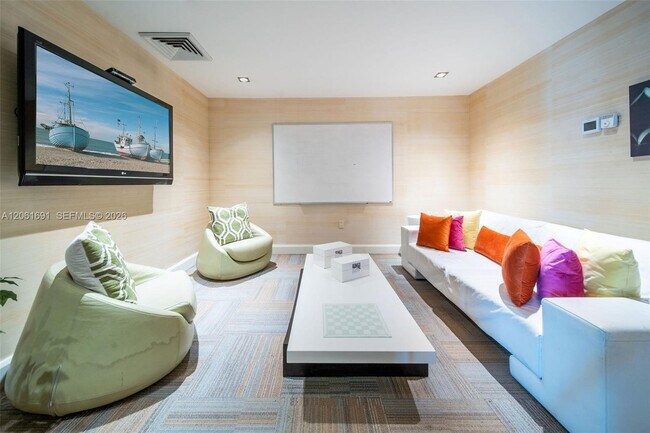 Building Photo - 950 Brickell Bay Dr