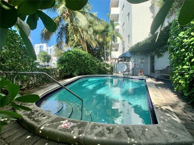 Building Photo - 1025 Alton Rd