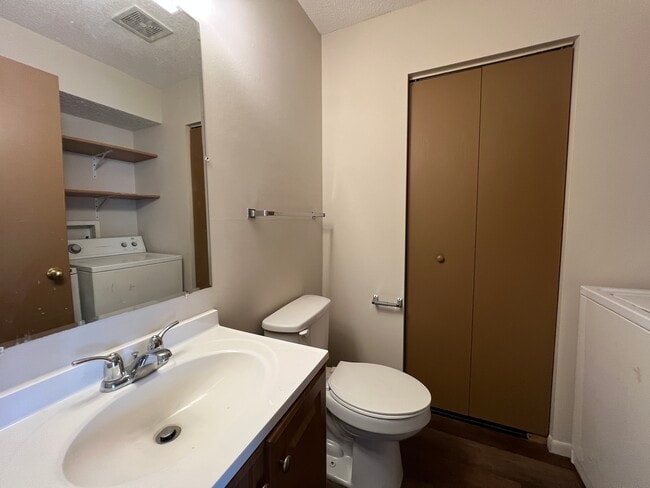 Building Photo - 611 E Burnsville Pkwy