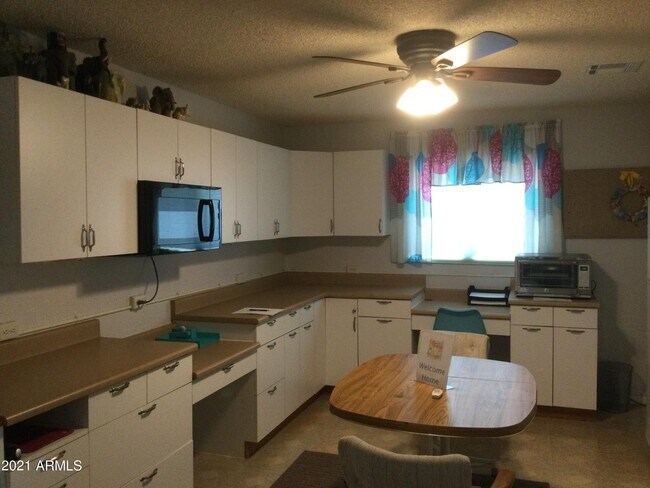 Building Photo - 20402 N Skylark Dr