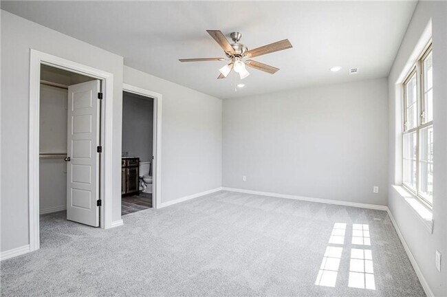 Building Photo - ***1903-B Azlin Place***