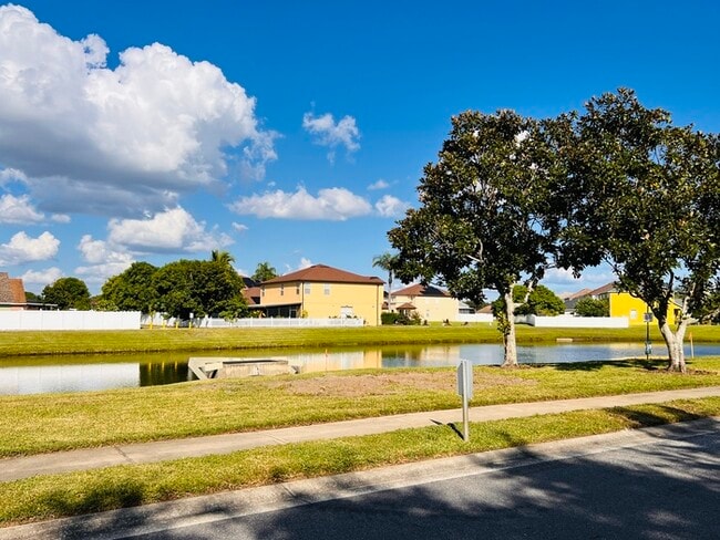 Building Photo - Beautifully Updated 3 bedroom 2 bath home ...