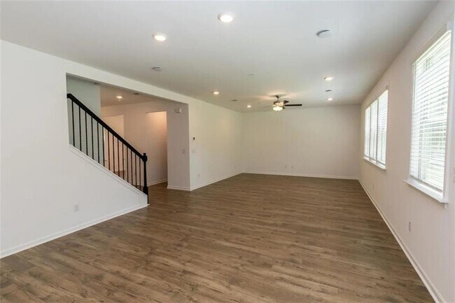 Building Photo - 1725 Wellston Dr
