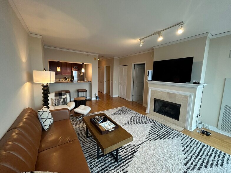 Building Photo - 200 N Jefferson St