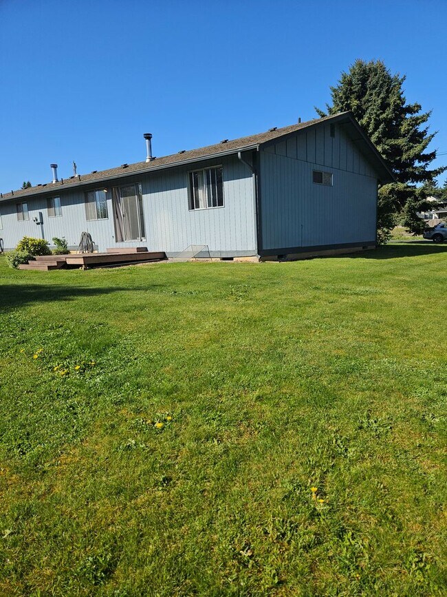 Building Photo - 2bed/1bath Edgewood Duplex*****COMING SOON***