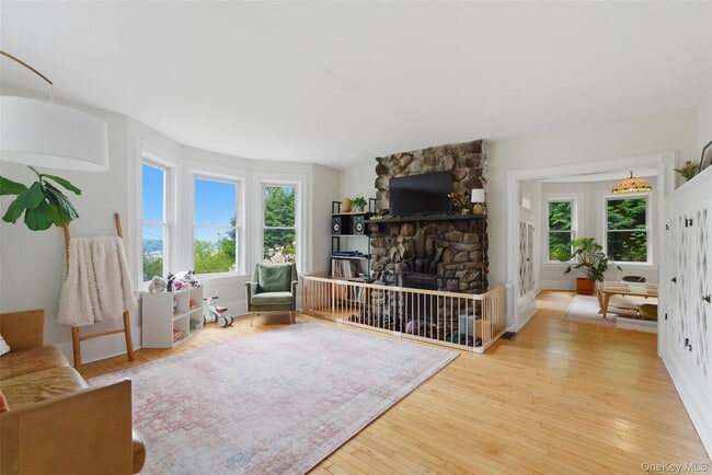 Building Photo - 988 US-9W