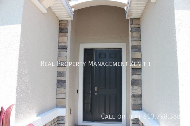 Building Photo - 33163 Sand Creek Dr