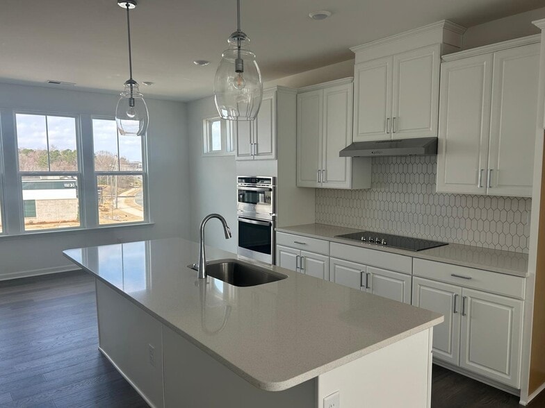 Building Photo - 9466 Senator Royall Dr