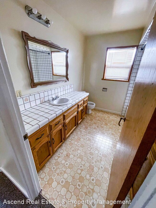 Building Photo - 4 br, 2 bath House - 3204 Suncrest Drive