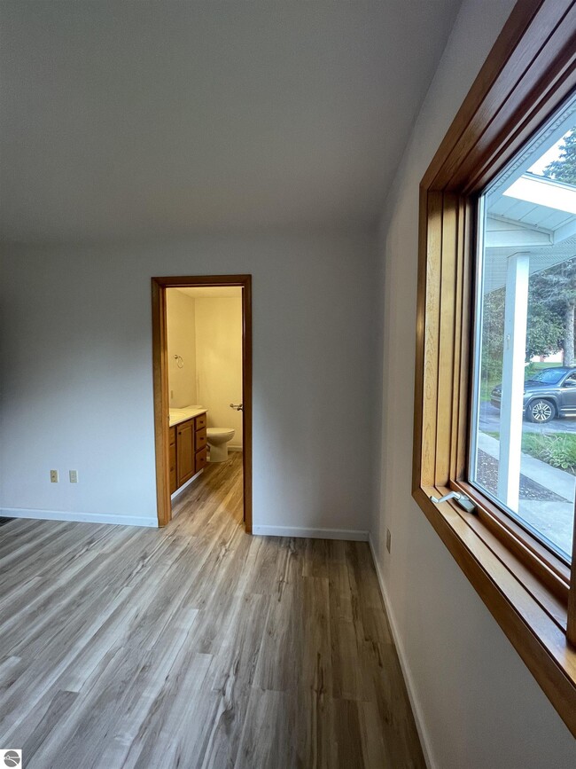 Building Photo - 4227 Summerhill Rd