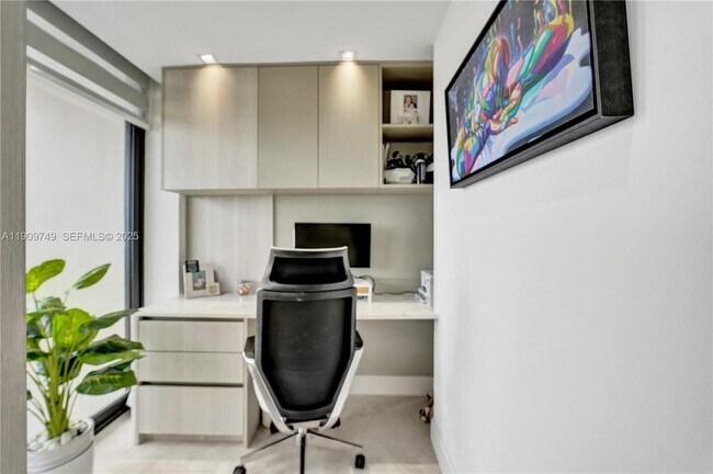 Building Photo - 19667 Turnberry Way