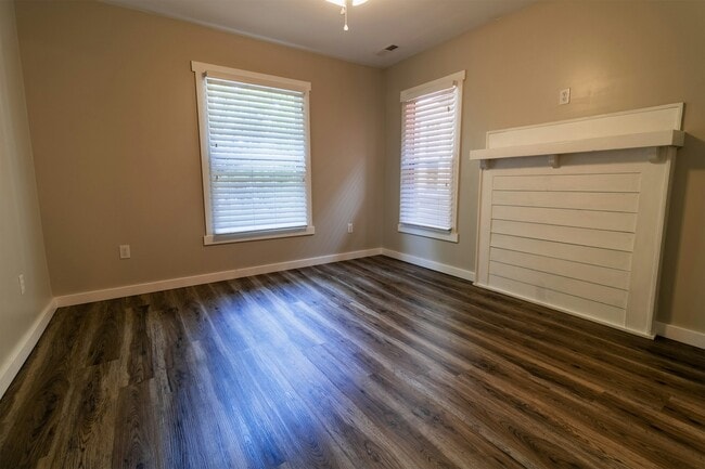 Building Photo - 1227 9th Ave