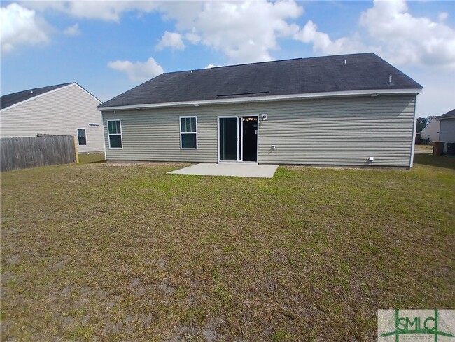 Building Photo - 176 Willow Dr