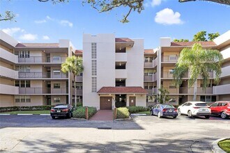 Building Photo - 1811 Sabal Palm Dr