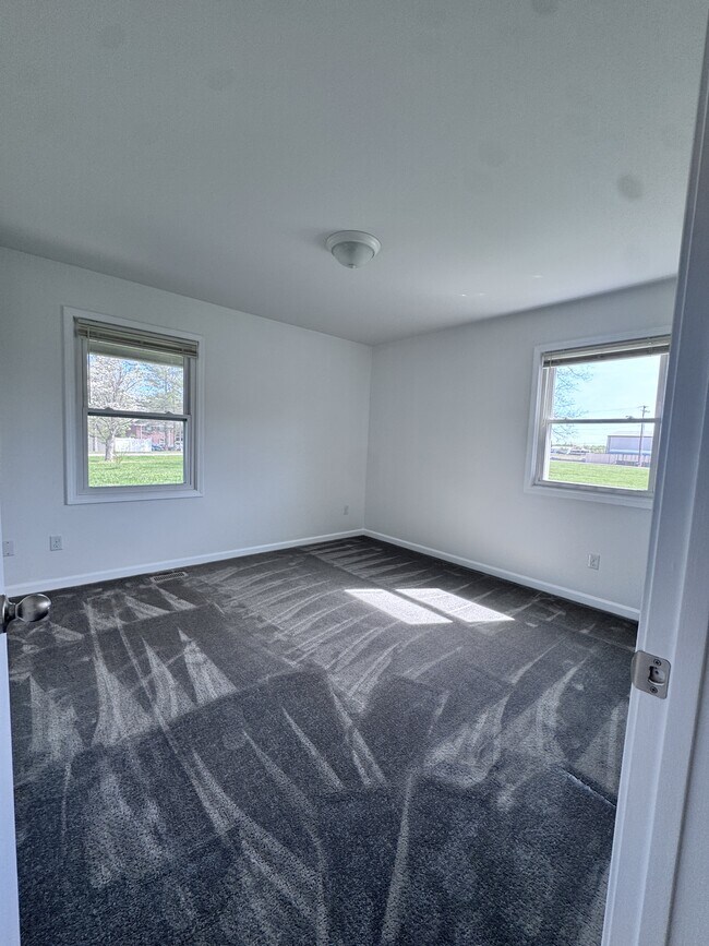 Building Photo - 49 Kingfisher Ln