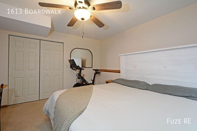 Building Photo - 1613 Boardwalk-