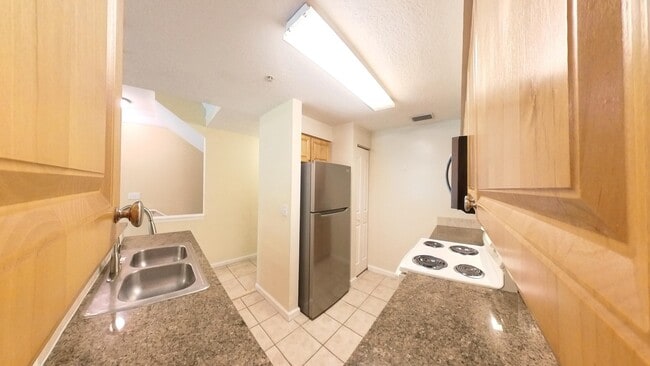 Building Photo - 2056 Alta Meadows Ln