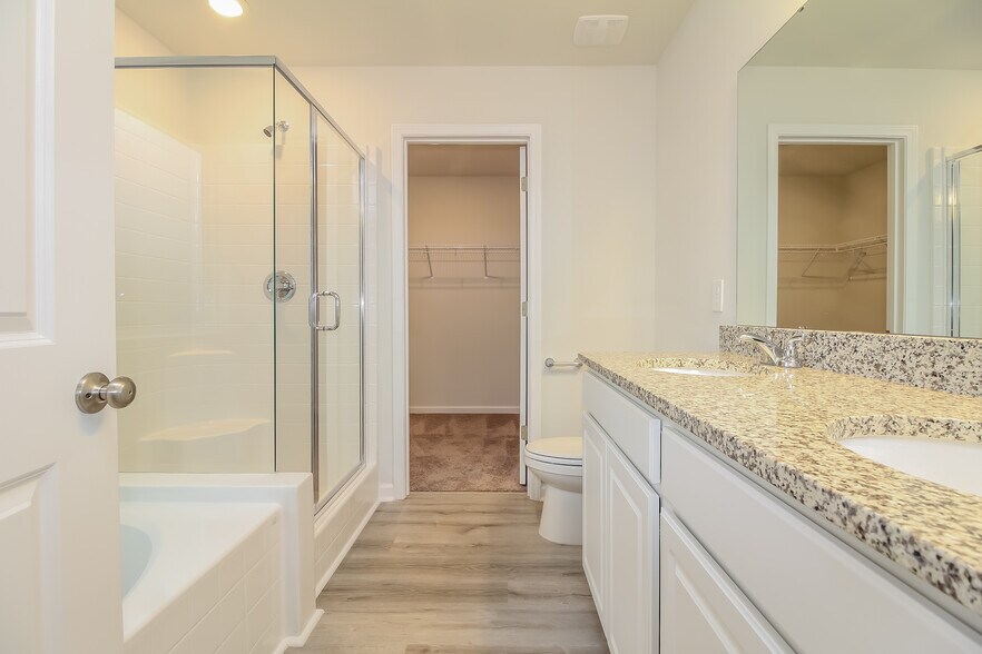 Building Photo - 518 Whittier St