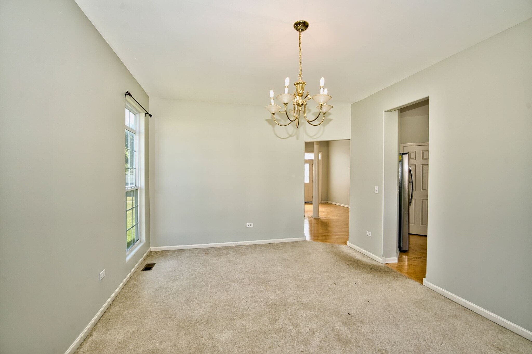 Building Photo - 447 Cardinal Ln