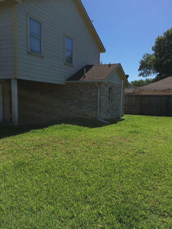 Building Photo - 7410 Frostview Ln
