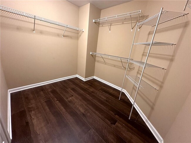 Building Photo - 2186 Hillview Dr NE