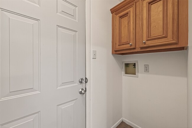 Building Photo - 2510 Old Fort Rd