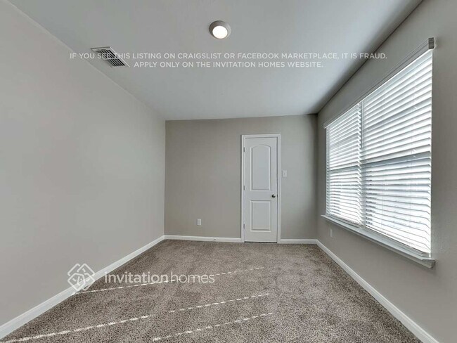 Building Photo - 3127 Angus Dr