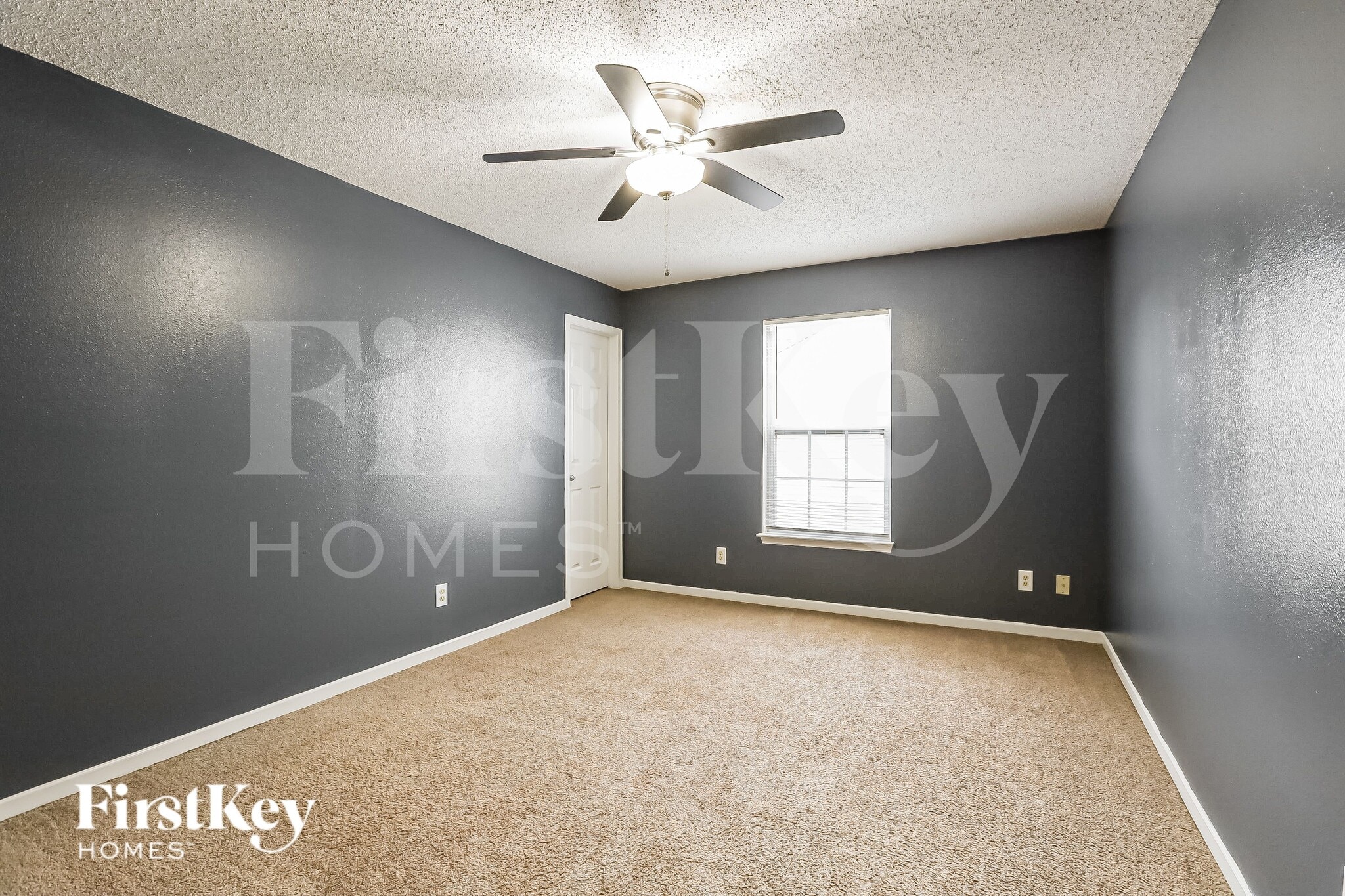 Building Photo - 10735 Cyrus Dr