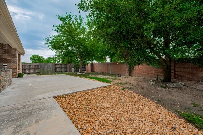 Building Photo - 17519 Murrayfield Ct