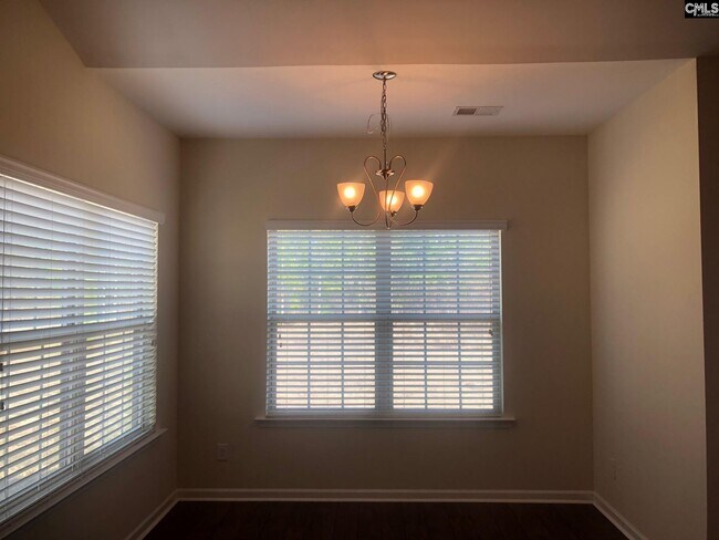 Building Photo - 764 Ruskin Dr